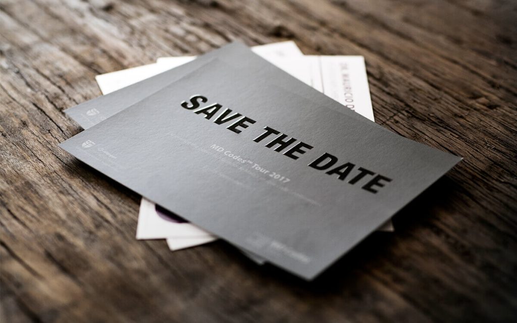 Save the date-Flyer mit individueller Veredelung Allergan Frontalsicht